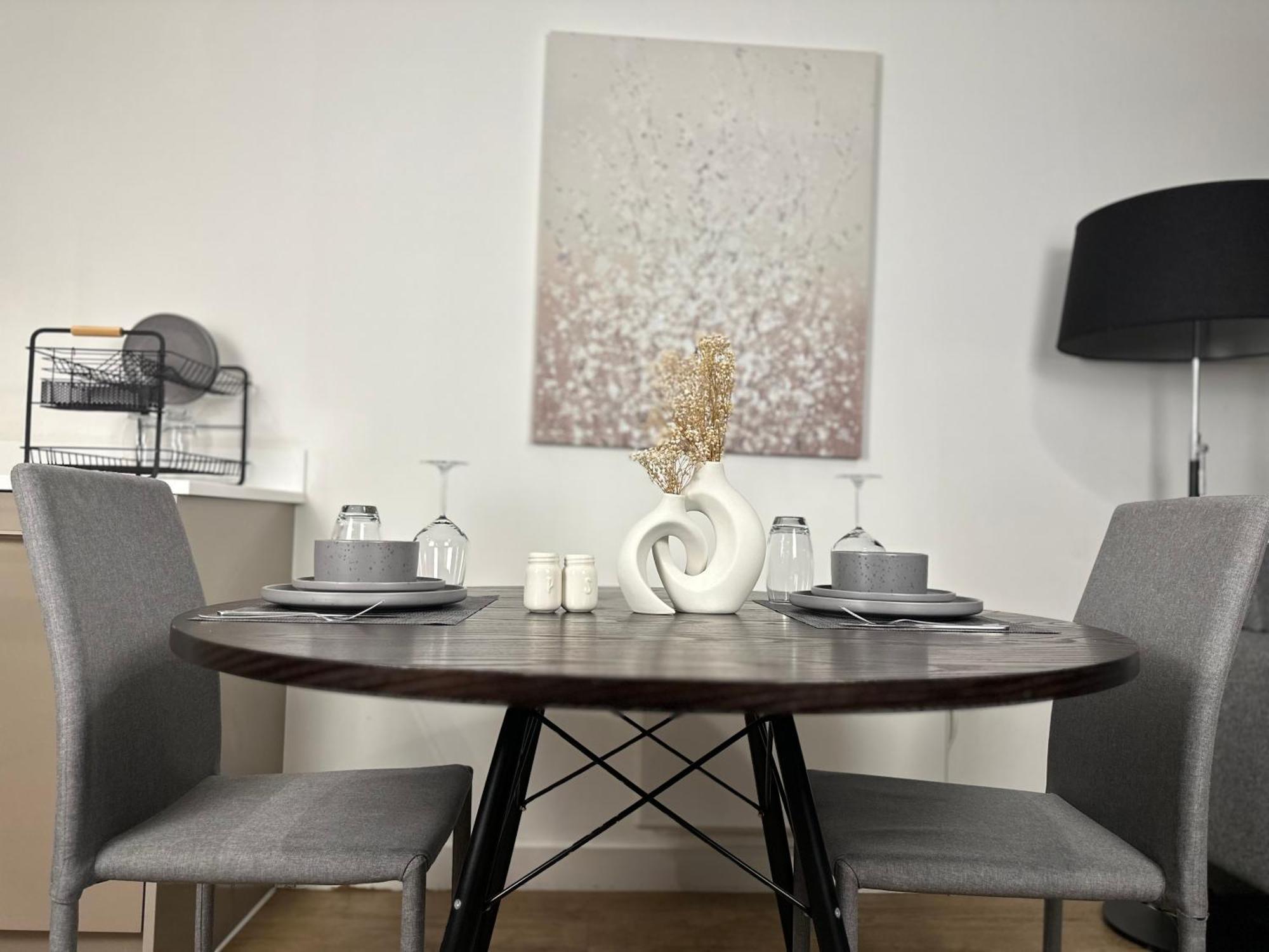 Cozy City Centre Apartment With Free Parking And Free Gym Birmingham Bagian luar foto