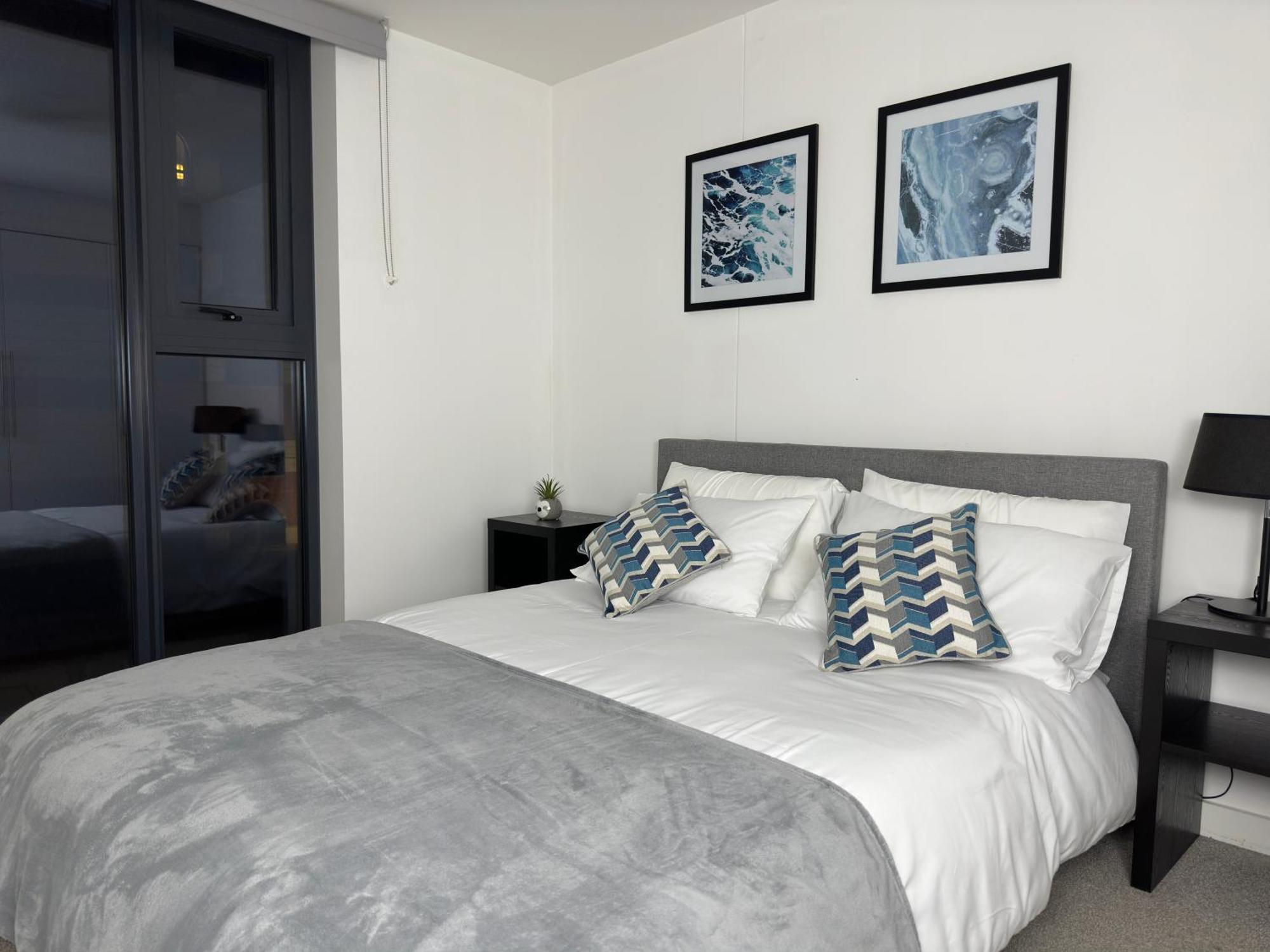 Cozy City Centre Apartment With Free Parking And Free Gym Birmingham Bagian luar foto