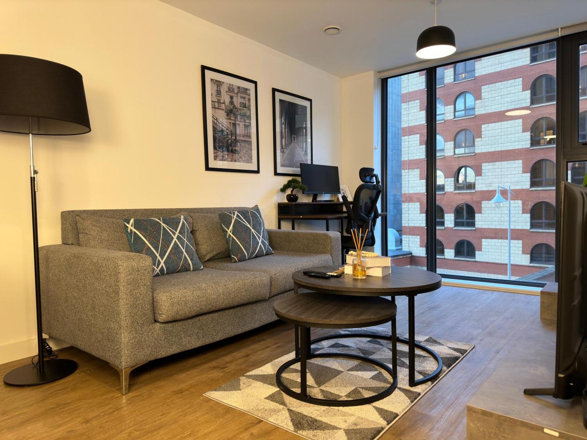 Cozy City Centre Apartment With Free Parking And Free Gym Birmingham Bagian luar foto