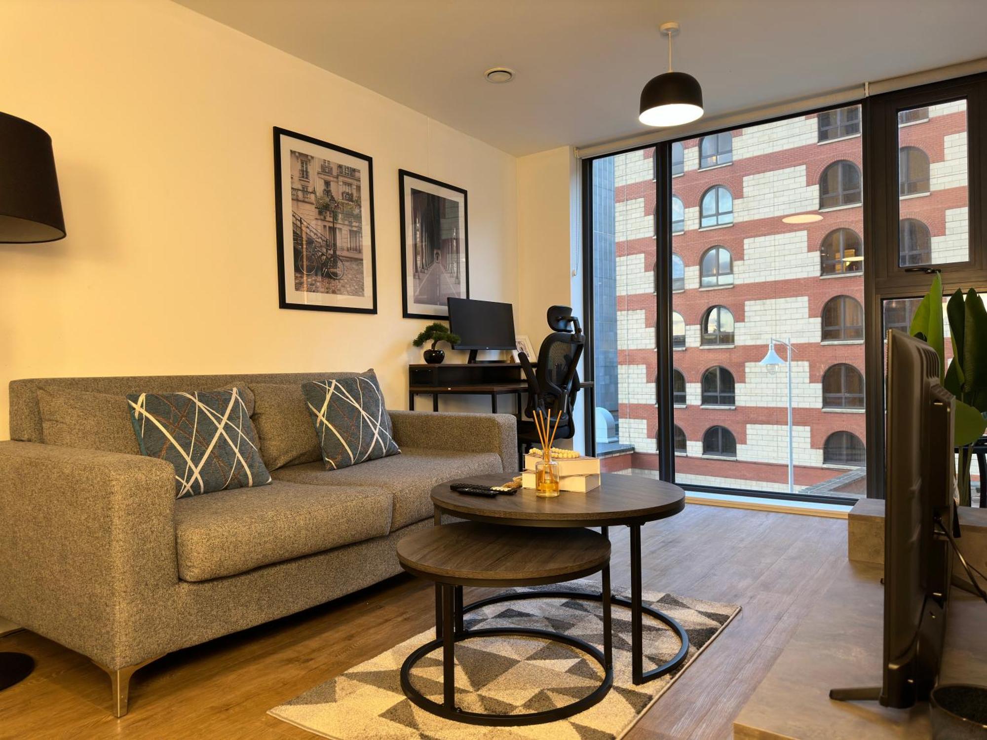 Cozy City Centre Apartment With Free Parking And Free Gym Birmingham Bagian luar foto