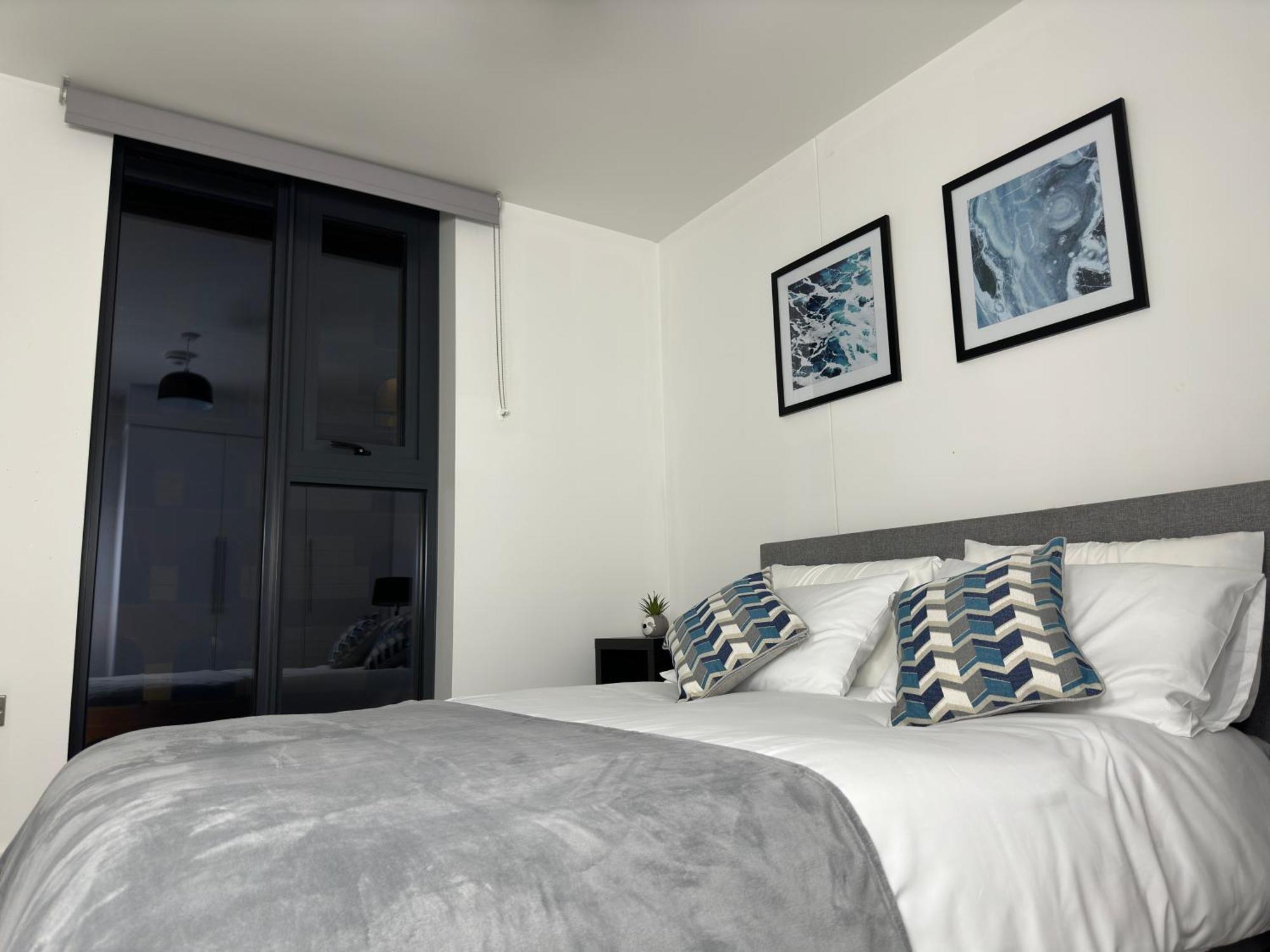 Cozy City Centre Apartment With Free Parking And Free Gym Birmingham Bagian luar foto