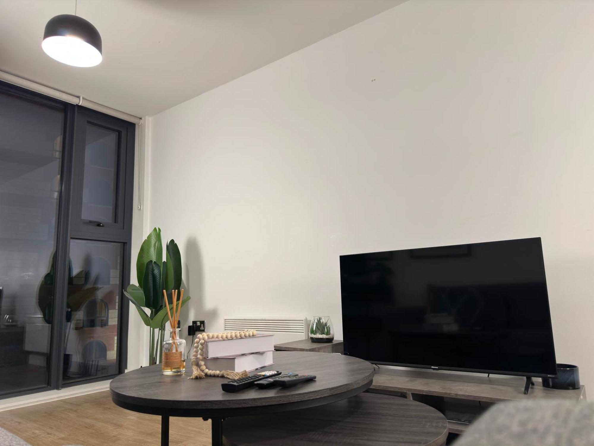 Cozy City Centre Apartment With Free Parking And Free Gym Birmingham Bagian luar foto