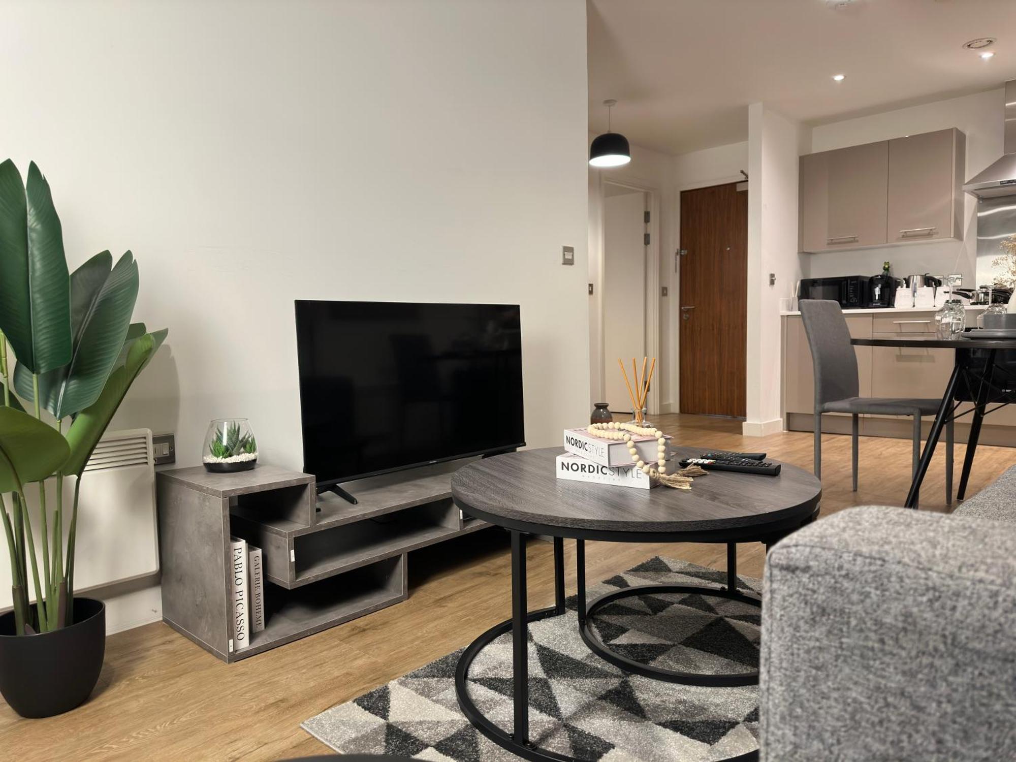 Cozy City Centre Apartment With Free Parking And Free Gym Birmingham Bagian luar foto