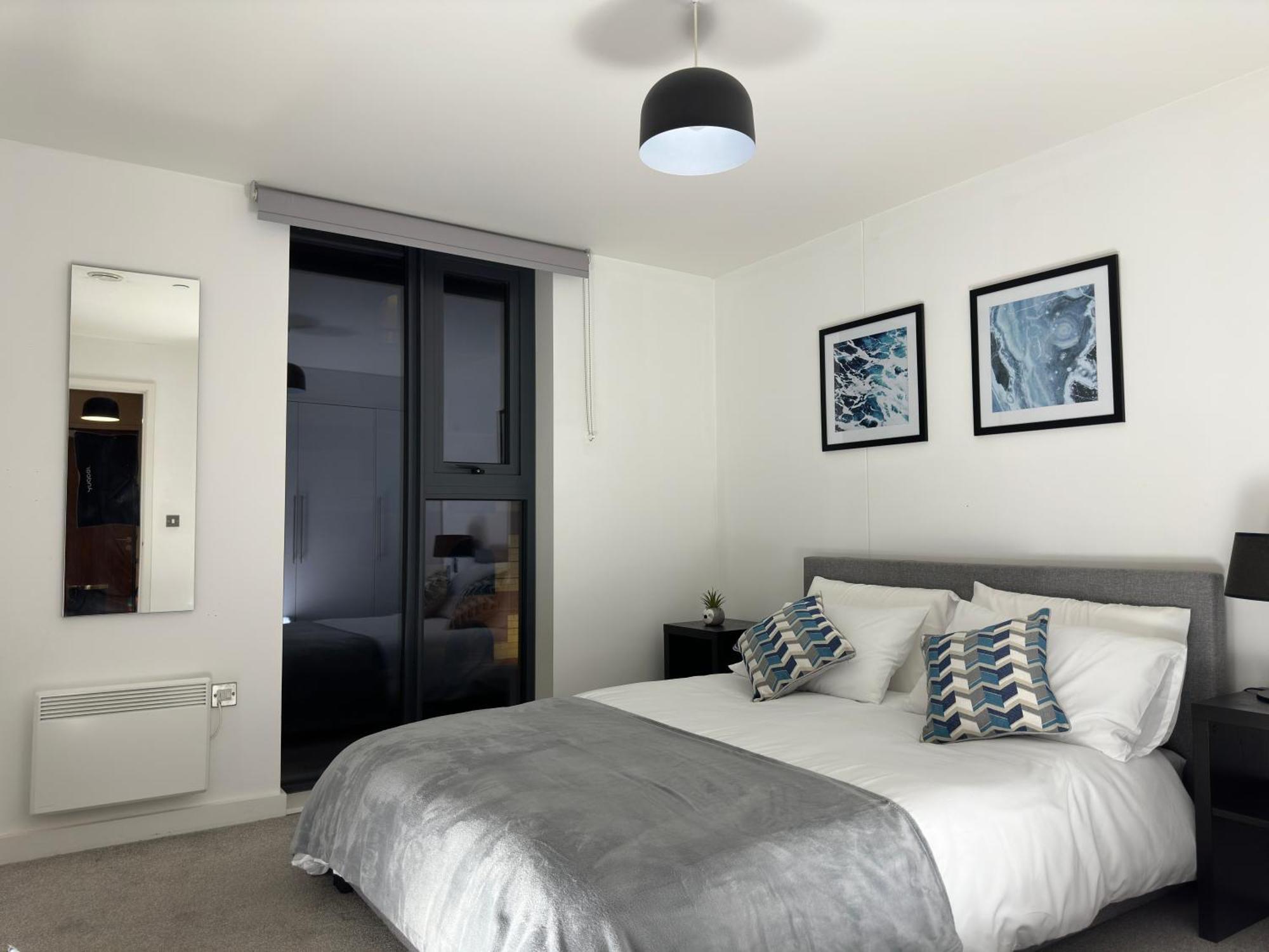 Cozy City Centre Apartment With Free Parking And Free Gym Birmingham Bagian luar foto