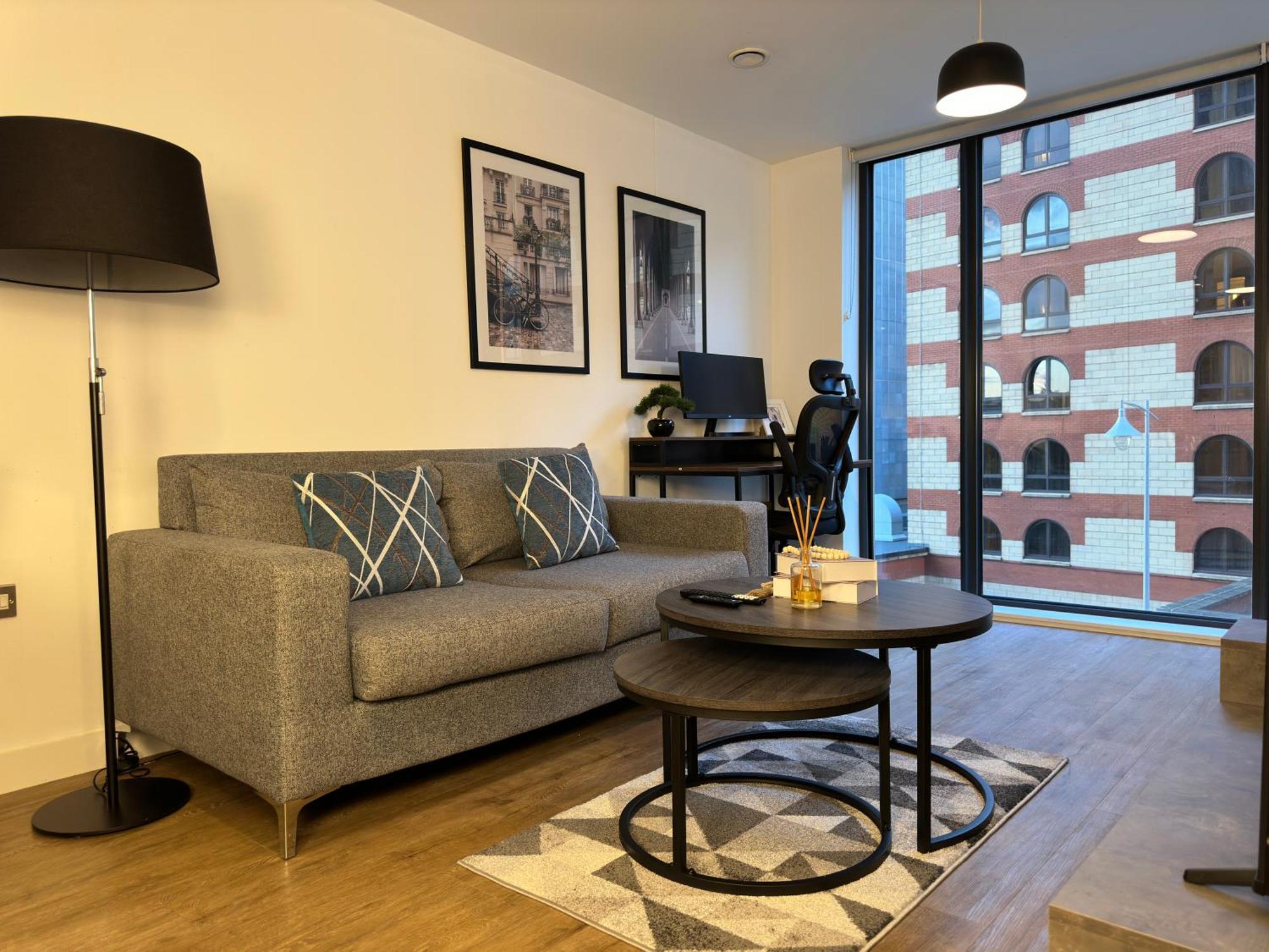 Cozy City Centre Apartment With Free Parking And Free Gym Birmingham Bagian luar foto