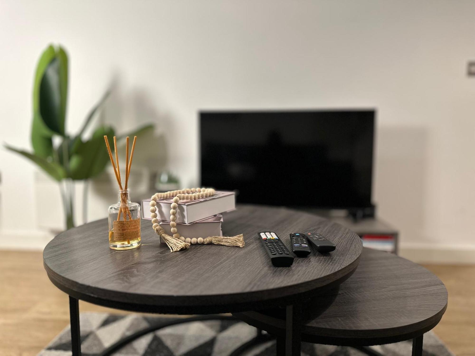 Cozy City Centre Apartment With Free Parking And Free Gym Birmingham Bagian luar foto