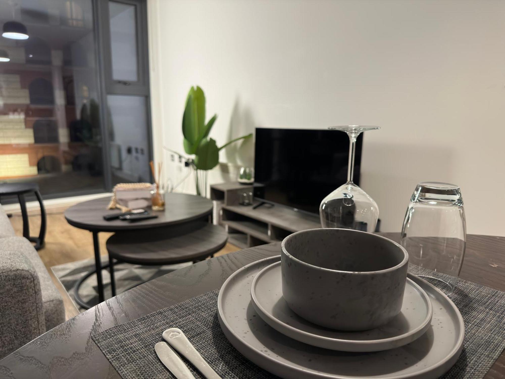 Cozy City Centre Apartment With Free Parking And Free Gym Birmingham Bagian luar foto