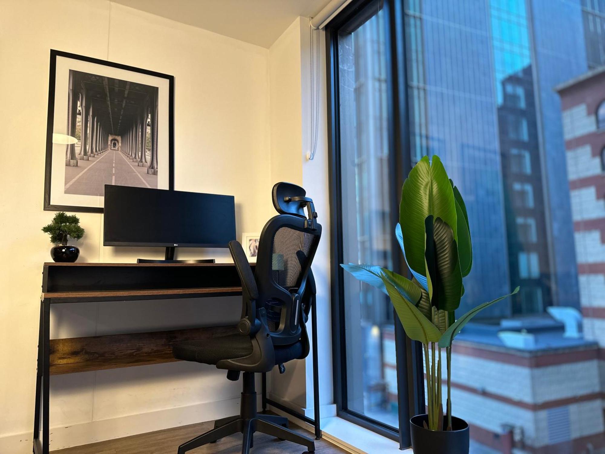 Cozy City Centre Apartment With Free Parking And Free Gym Birmingham Bagian luar foto