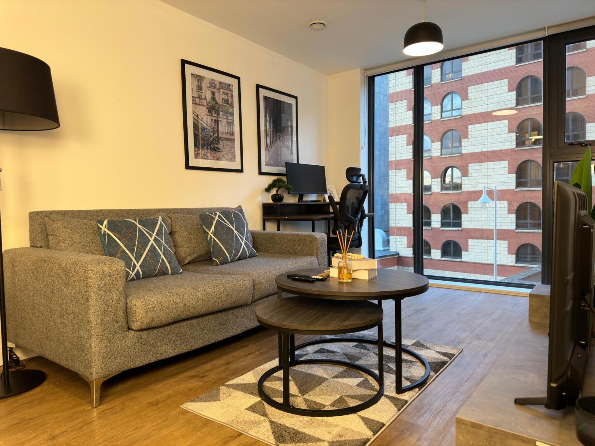 Cozy City Centre Apartment With Free Parking And Free Gym Birmingham Bagian luar foto