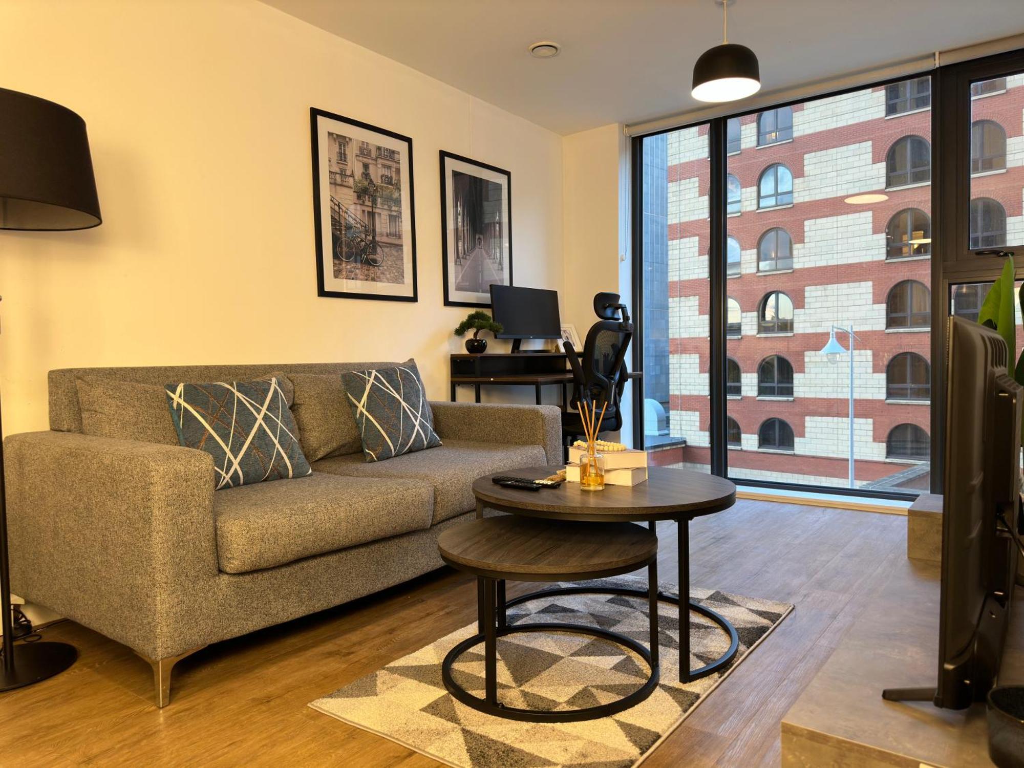 Cozy City Centre Apartment With Free Parking And Free Gym Birmingham Bagian luar foto