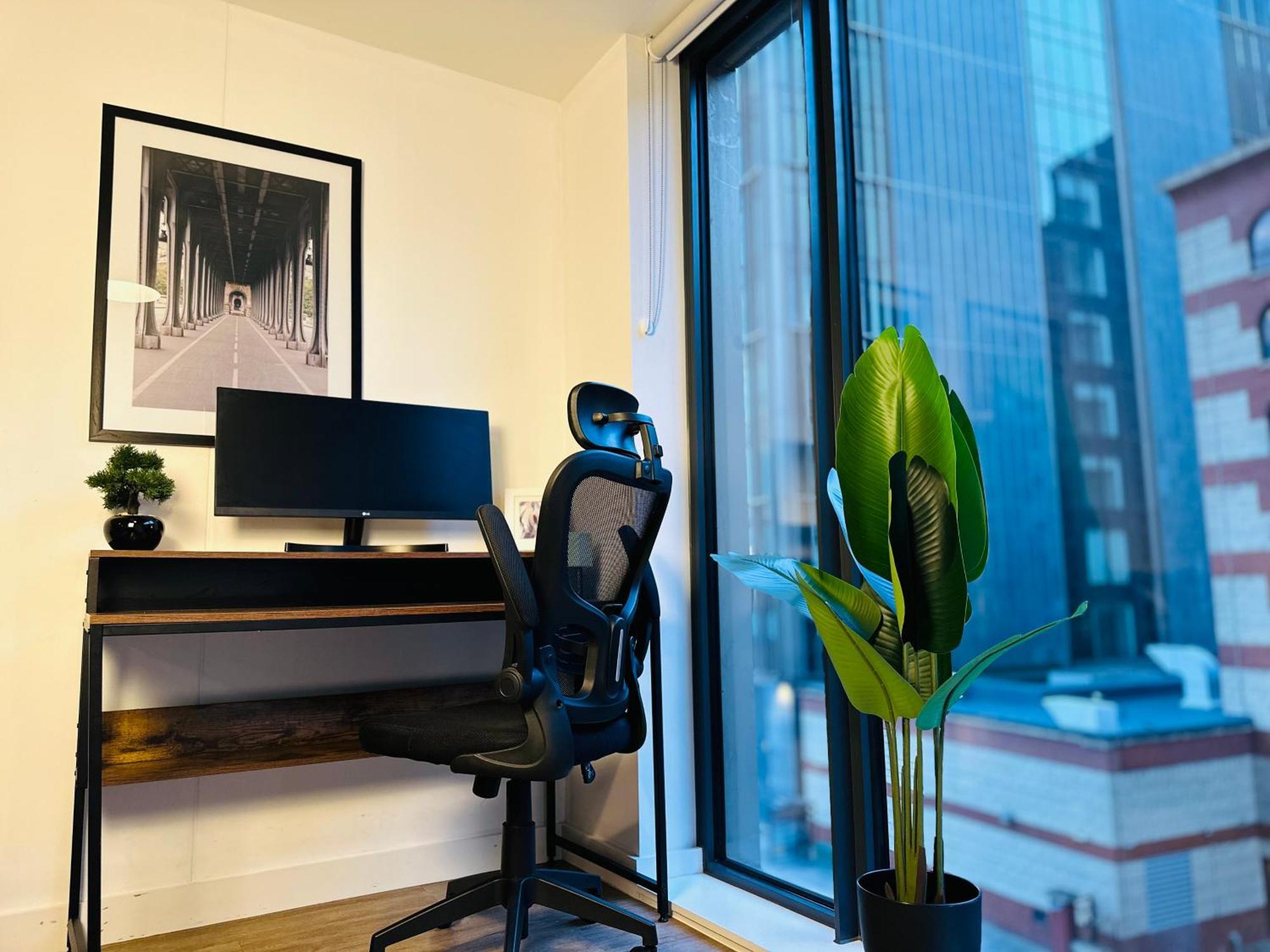 Cozy City Centre Apartment With Free Parking And Free Gym Birmingham Bagian luar foto