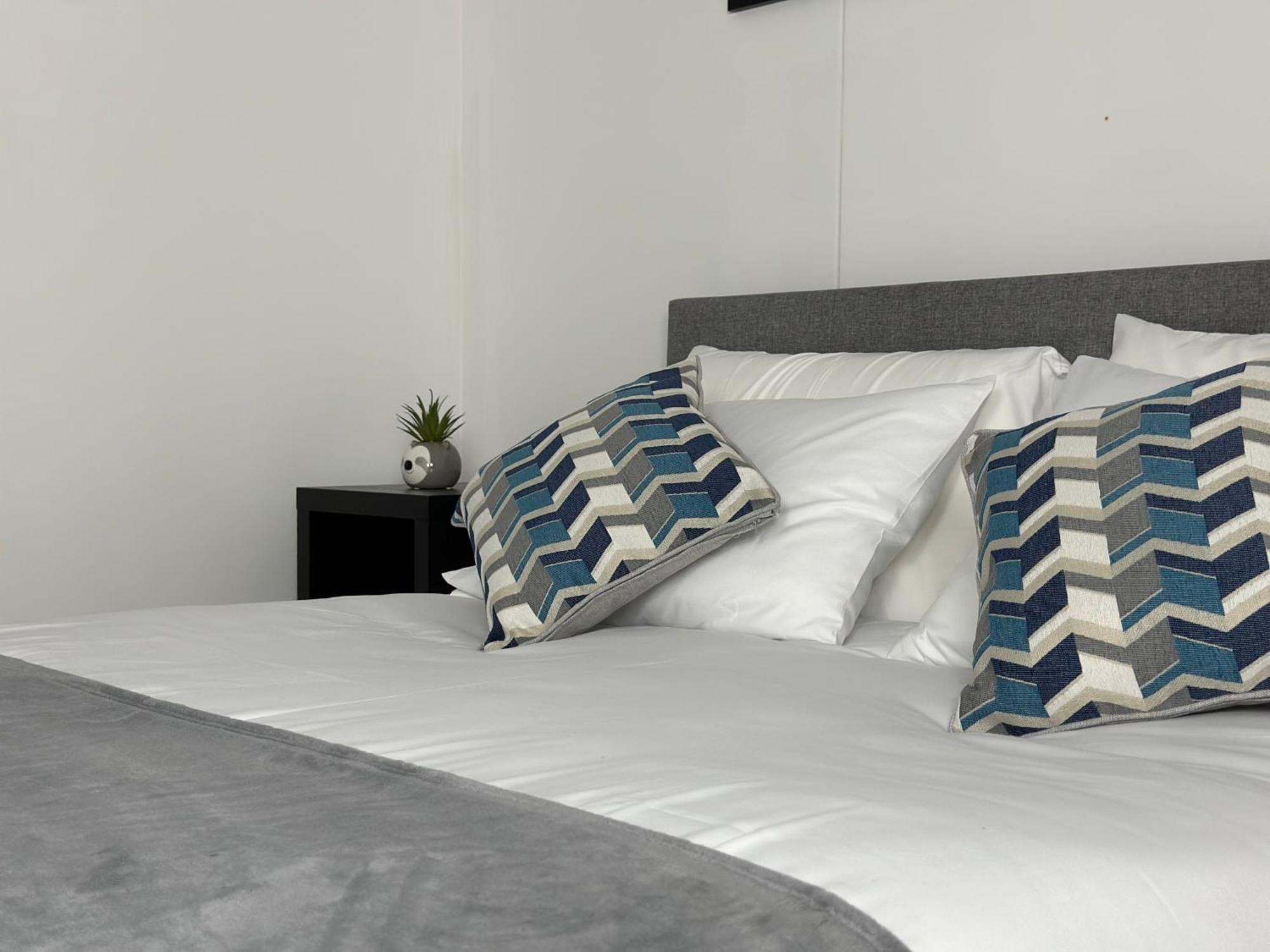 Cozy City Centre Apartment With Free Parking And Free Gym Birmingham Bagian luar foto